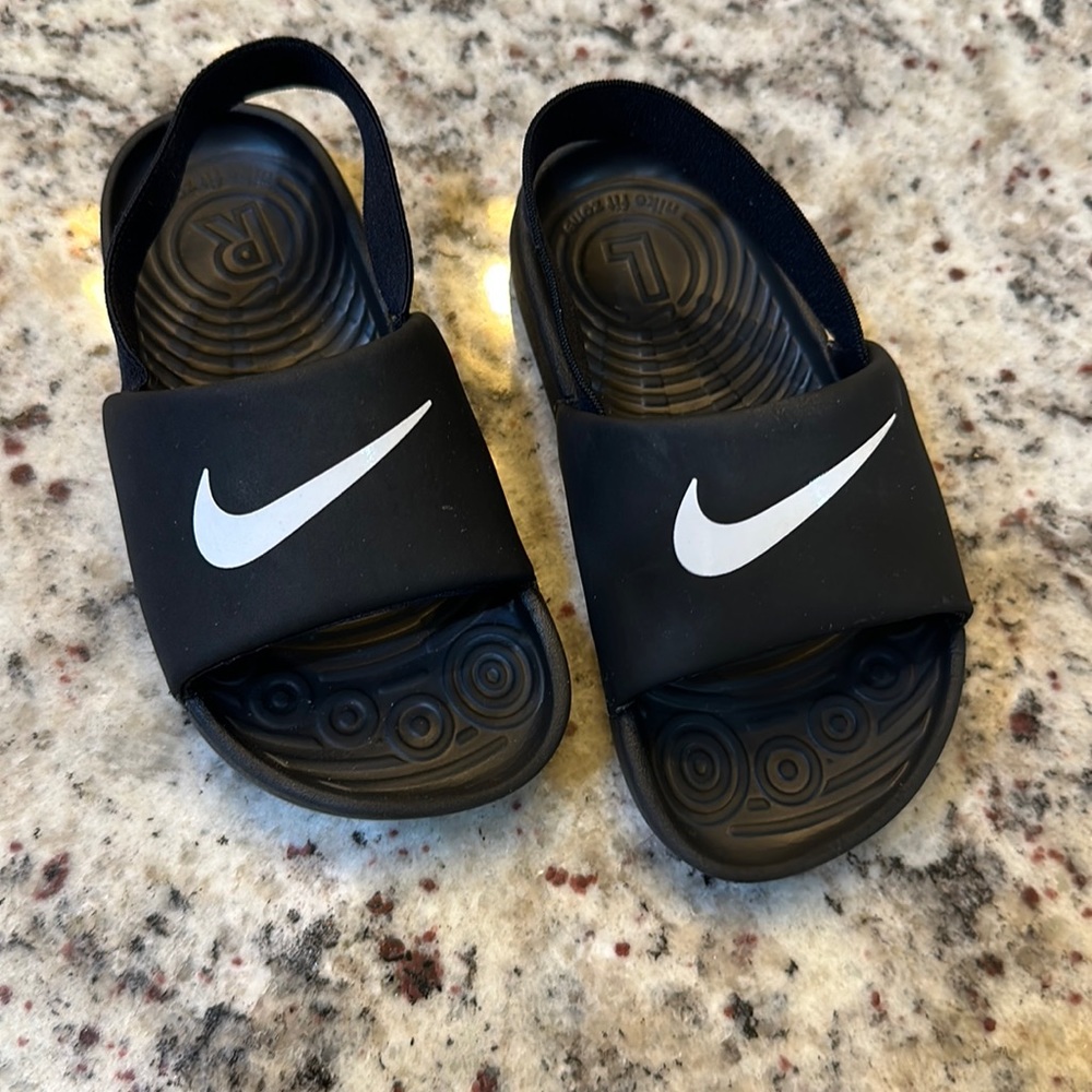 Nike toddler kawa slides